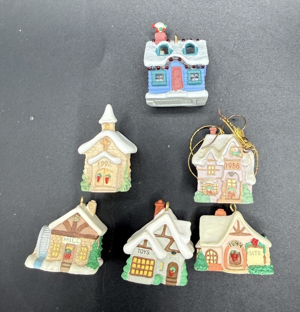 Old English Village Set Vintage Hallmark Miniature Ornaments EUC No Box’s LO22